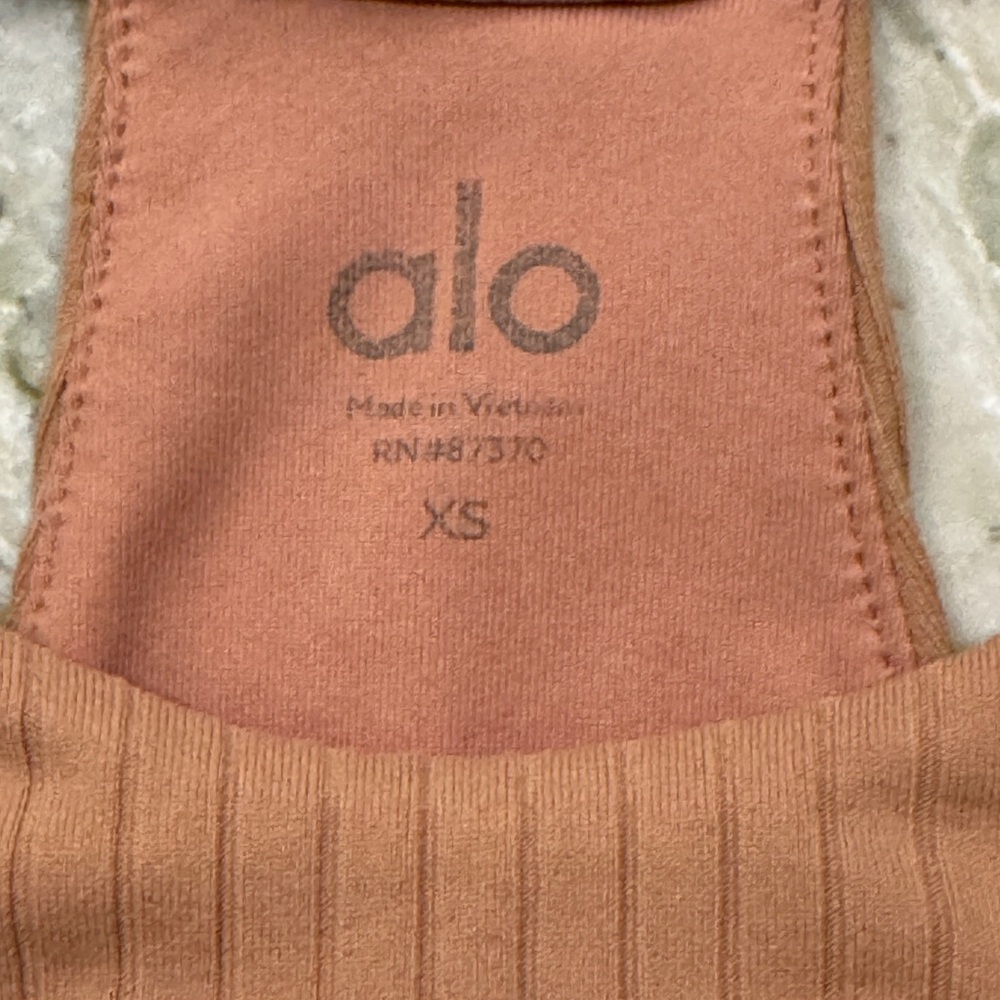 ALO Yoga Unite Women's Tan Ribbed Crop Top - XS - Picture 5 of 5